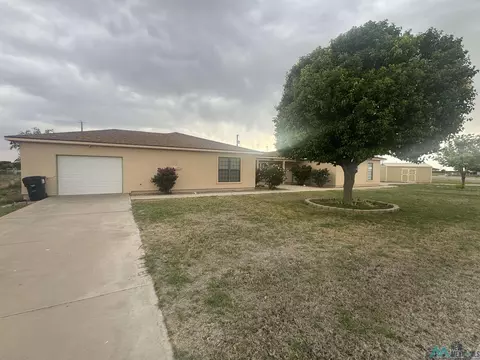 2100 Lakeview Dr, Hobbs, NM 88240