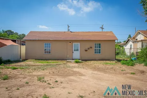 805 W Washington Ave, Artesia, NM 88210