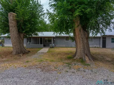 5605 Hummingbird Ln, Roswell, NM 88203