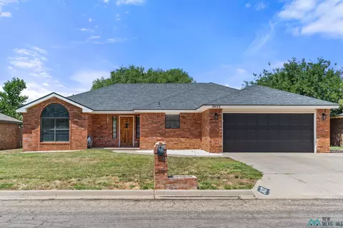 2422 Howard Cowper Dr, Clovis, NM 88101