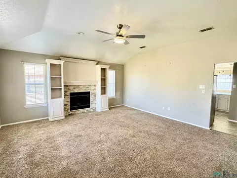 Living - 247 Olive Dr, Clovis, NM 88101 photo 3 of 3