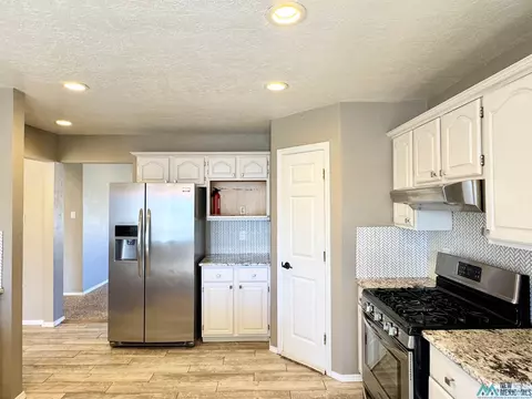 Kitchen - 247 Olive Dr, Clovis, NM 88101 photo 2 of 6