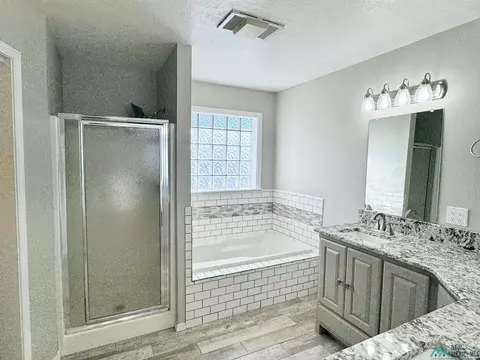 Bath - 247 Olive Dr, Clovis, NM 88101 photo 1 of 7