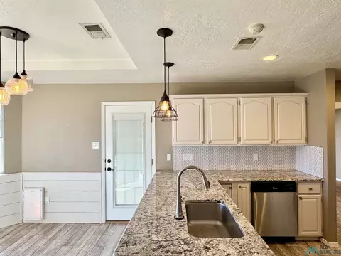 Kitchen - 247 Olive Dr, Clovis, NM 88101 photo 5 of 6