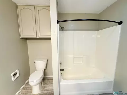 Bath - 247 Olive Dr, Clovis, NM 88101 photo 6 of 7