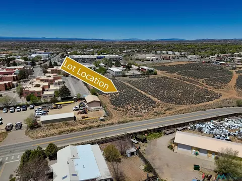 1108 Gusdorf, Taos, NM 87571