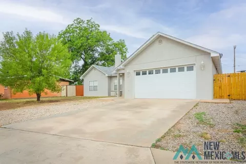 1702 S 21st St, Artesia, NM 88210