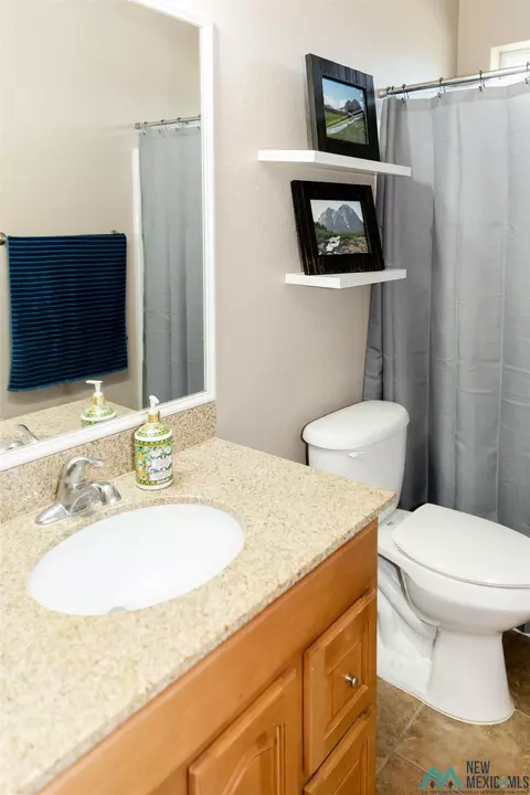Bath - 3008 Fred Daugherty Dr, Clovis, NM 88101 photo 3 of 5