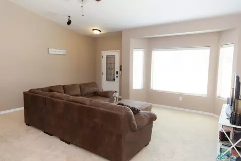 Living - 3008 Fred Daugherty Dr, Clovis, NM 88101 photo 2 of 3