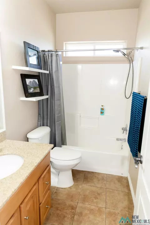 Bath - 3008 Fred Daugherty Dr, Clovis, NM 88101 photo 5 of 5