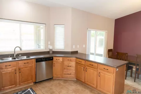 Kitchen - 3008 Fred Daugherty Dr, Clovis, NM 88101 photo 4 of 8