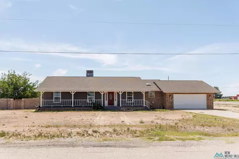 5803 Milliron Rd, Carlsbad, NM 88220