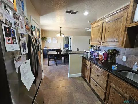 Kitchen - 213 Starlite Dr, Clovis, NM 88101 photo 3 of 3