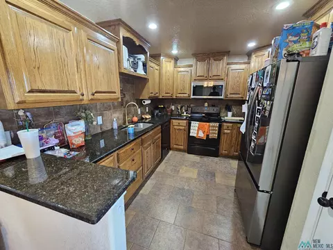 Kitchen - 213 Starlite Dr, Clovis, NM 88101 photo 1 of 3