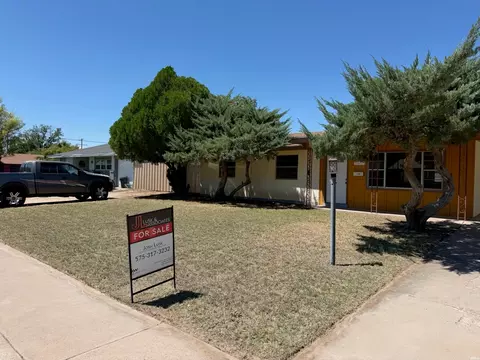 3002 Delicado Ave, Roswell, NM 88201