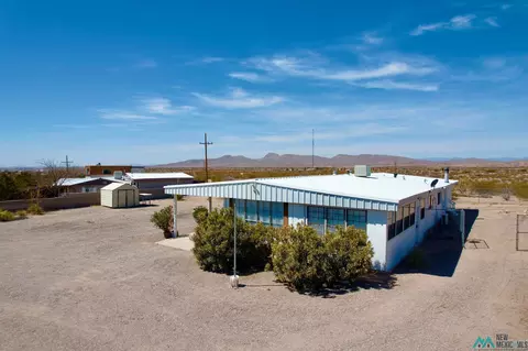 312 Ocotillo Dr, Elephant Butte, NM 87935
