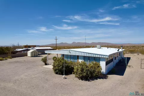 312 Ocotillo Dr, Elephant Butte, NM 87935