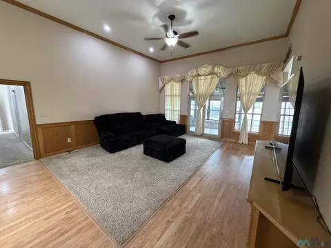 Living - 978 Curry Road 22 Rd, Clovis, NM 88101 photo 3 of 4