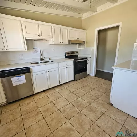 Kitchen - 2701 Sheldon St, Clovis, NM 88101 photo 4 of 8