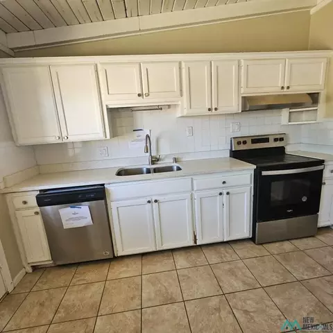 Kitchen - 2701 Sheldon St, Clovis, NM 88101 photo 6 of 8