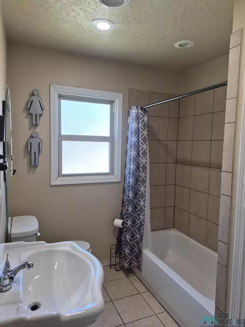 Bath - 113 Mesa Ave, Clovis, NM 88101 photo 1 of 1