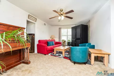 Living - 116 E Manana, Clovis, NM 88101 photo 2 of 4