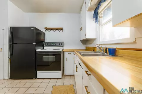 Kitchen - 116 E Manana, Clovis, NM 88101 photo 1 of 3