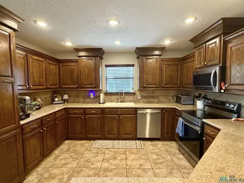 Kitchen - 4621 Sandstone Dr, Clovis, NM 88101 photo 1 of 5