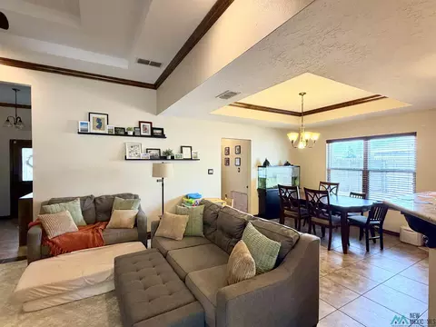 Living - 4621 Sandstone Dr, Clovis, NM 88101 photo 3 of 3