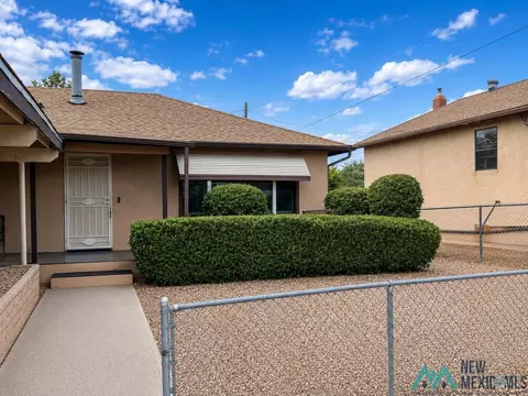 105 Ute Cir, Gallup, NM 87301