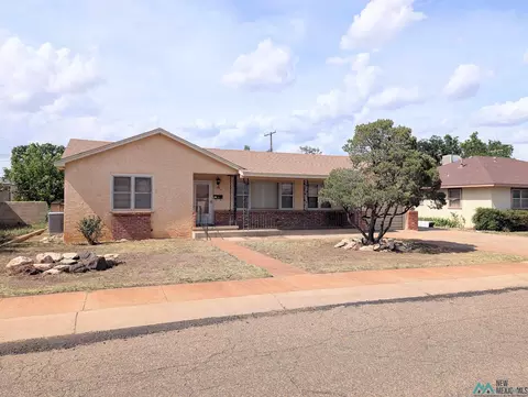 304 W Plains Ave, Clovis, NM 88101