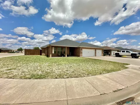 2316 Cobblestone Cir, Clovis, NM 88101
