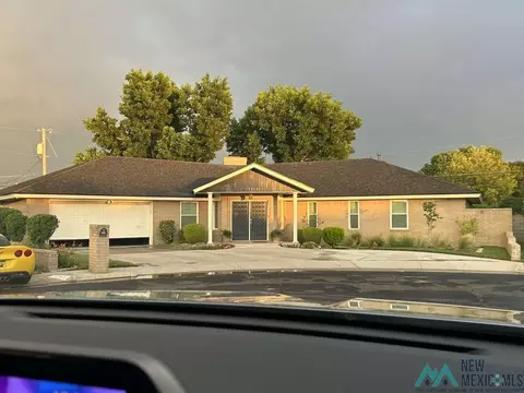 1313 W Paige Dr, Hobbs, NM 88240