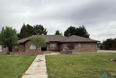 1405 Latigo Cir, Roswell, NM 88201