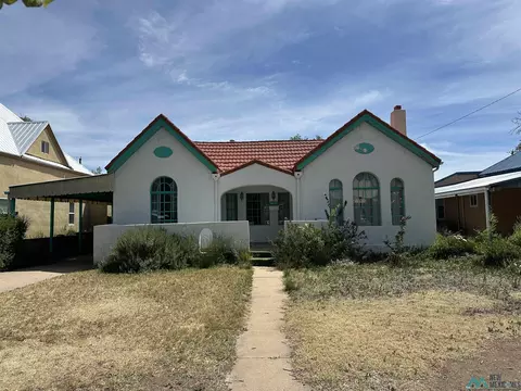 1012 8th St, Las Vegas, NM 87701