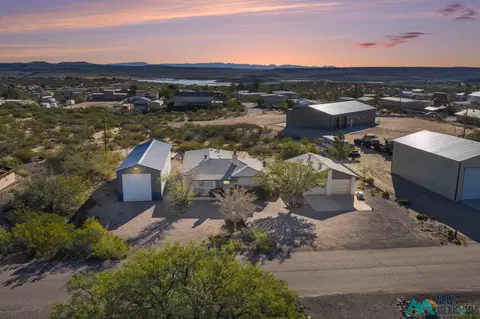 507 Ontario Dr, Elephant Butte, NM 87935