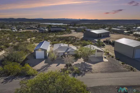 507 Ontario Dr, Elephant Butte, NM 87935