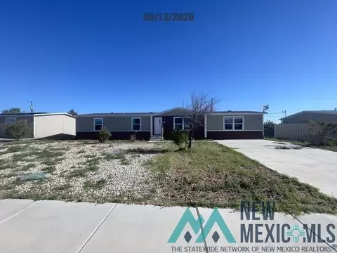 916 Butternut St, Carlsbad, NM 88220