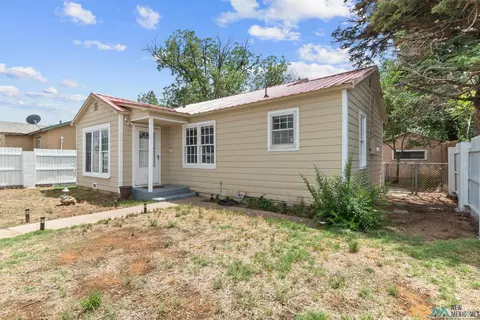 804 S Dallas Ave, Portales, NM 88130