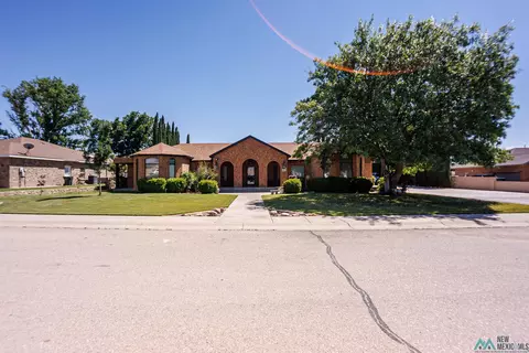 2107 Calle De Codorniz St, Carlsbad, NM 88220