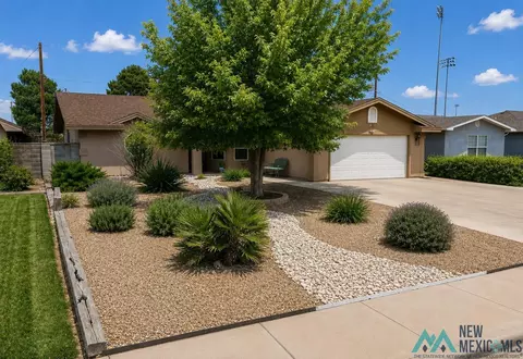 1605 Sunset Pl, Roswell, NM 88201