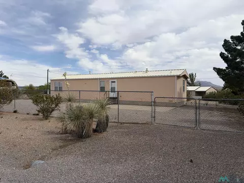 26 Desertaire Rd, Truth Or Consequences, NM 87901