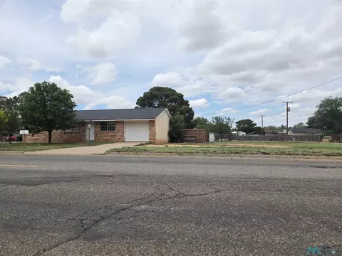 Exterior - 900 E 14th St, Clovis, NM 88101 photo 6 of 8