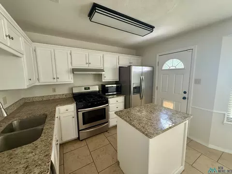 Kitchen - 1704 Morse Ave, Clovis, NM 88101 photo 2 of 2
