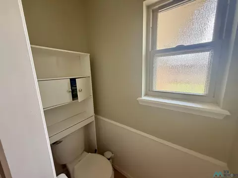 Bath - 1704 Morse Ave, Clovis, NM 88101 photo 2 of 4