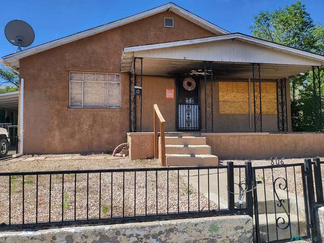 806 E Aztec Ave, Gallup, NM 87301