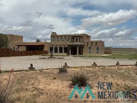 5215 Beargrass Rd, Roswell, NM 88201