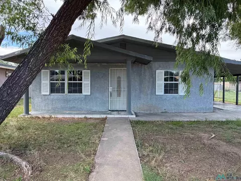 633 E Apple St, Roswell, NM 88201