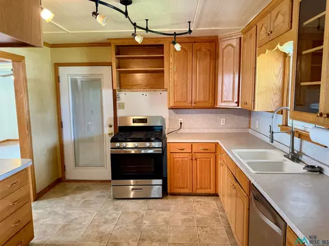Kitchen - 2813 Gidding, Clovis, NM 88101 photo 1 of 2