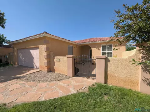 2320 Newman Dr, Clovis, NM 88101